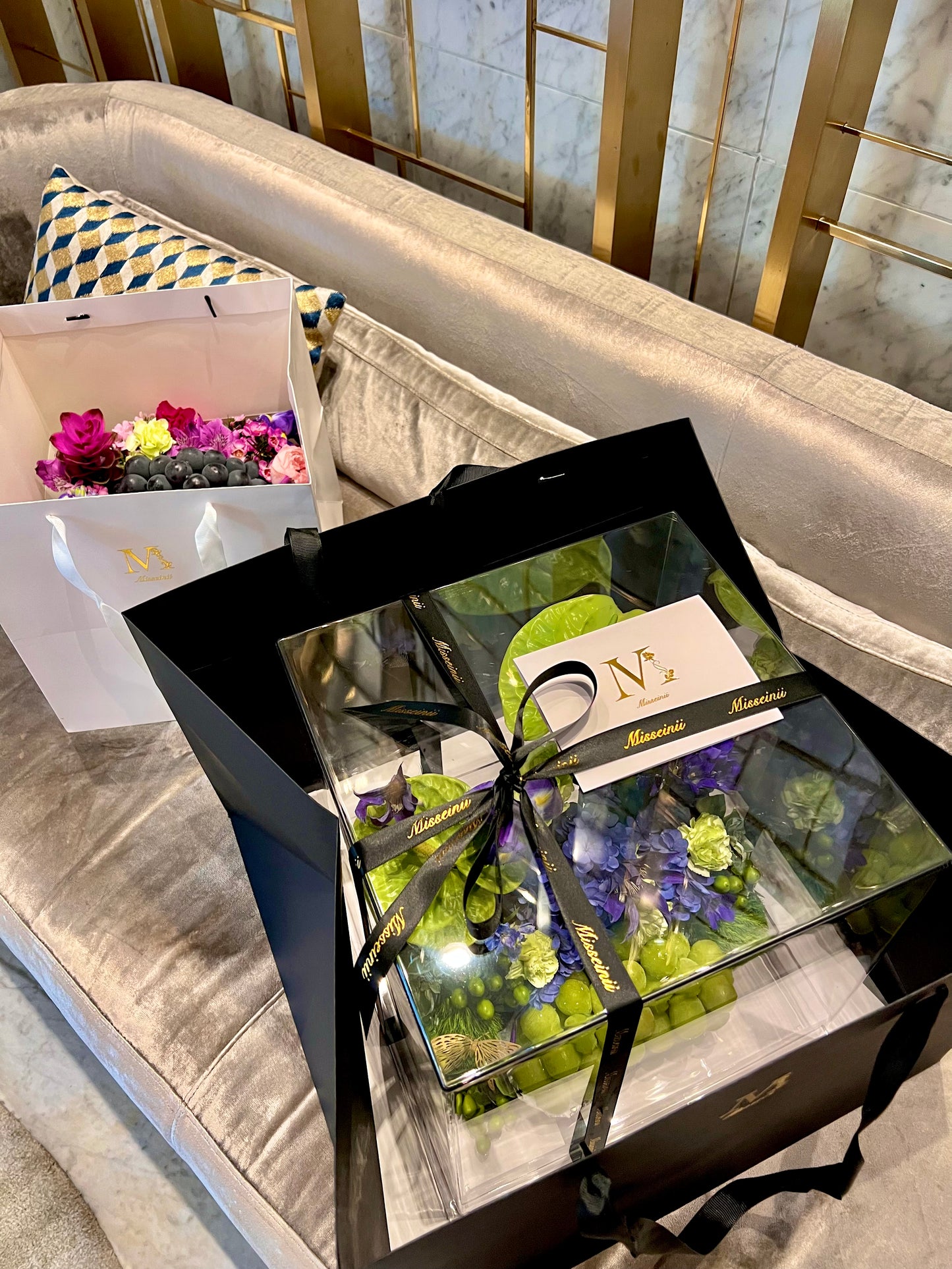 Premium Flowers & Fruit Box 碧綠清新小花園高級生果禮盒￼